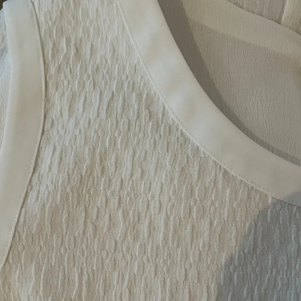 NIC+ZOE | Paper White Jewel-neck Textured Tank Top - Picture 2 of 9